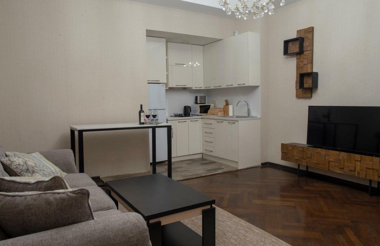 Golden Nugget Apartment Tbilisi Exterior foto